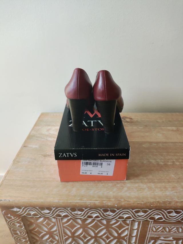 Zapatos ZATVS burdeos piel semi-nuevos