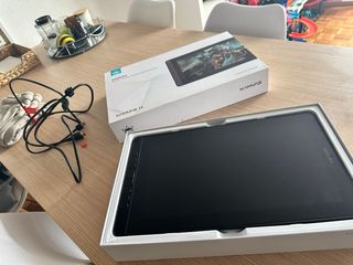 Huion Kamvas 13 Tableta Gráfica Negra con base .