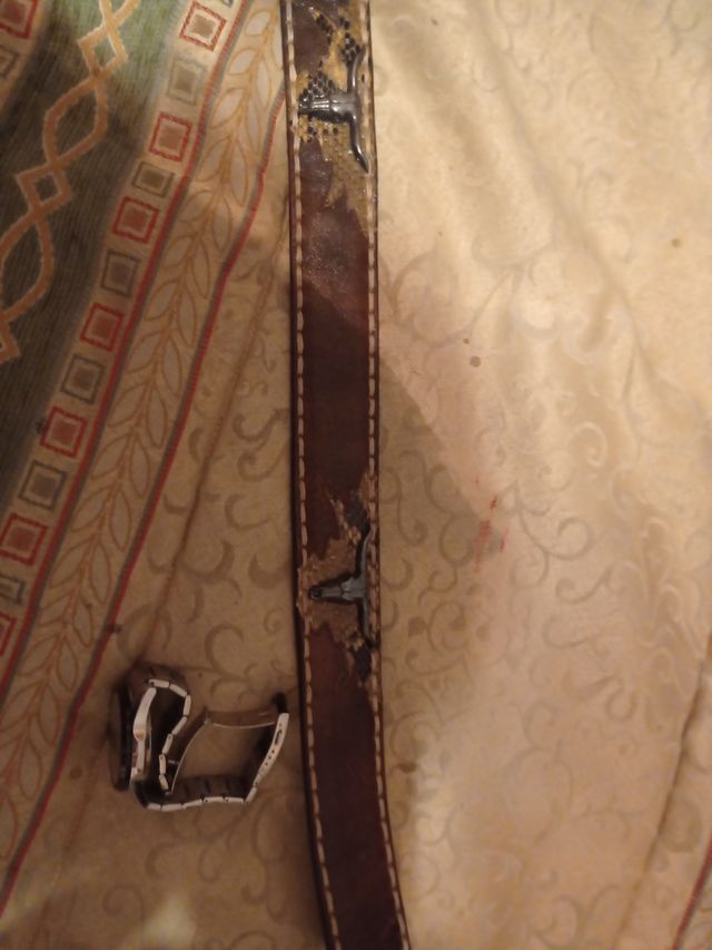 Cinto de couro com fivela de prata Sendra