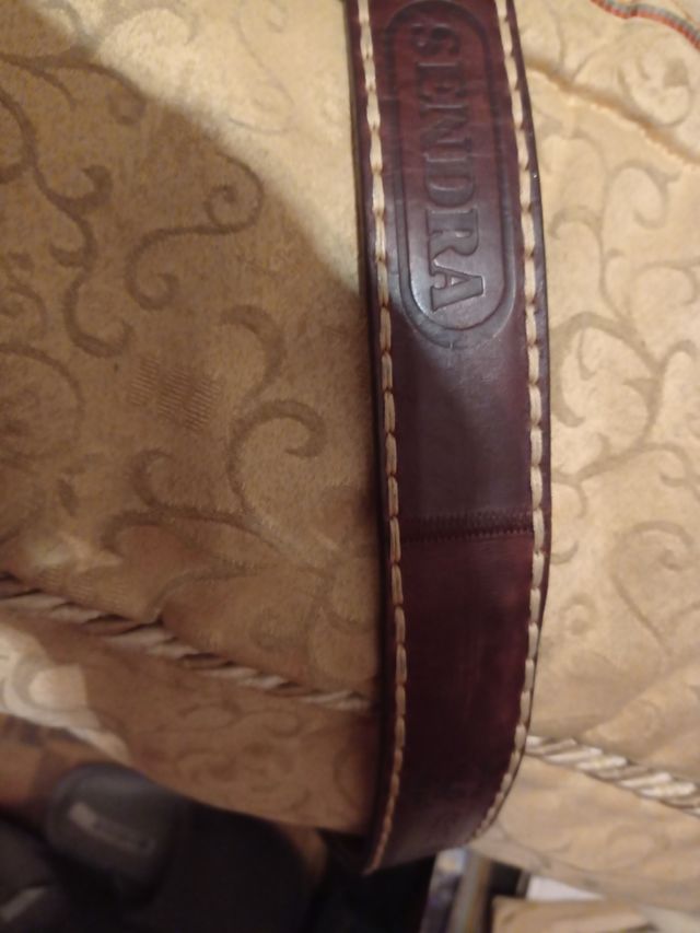 Cinto de couro com fivela de prata Sendra