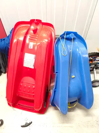2 Trineos Rojos y Azules