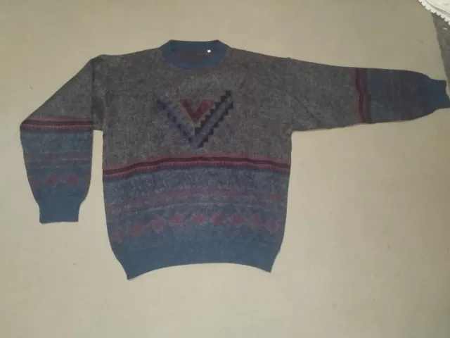 Jersey de lana gris con diseño