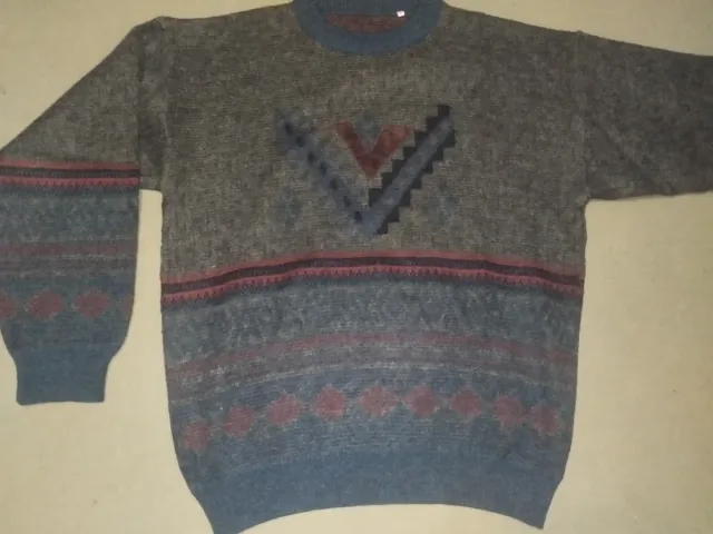 Jersey de lana gris con diseño