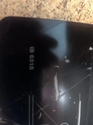 Vitrocerámica Inducción Teka IB6315.
CRISTAL ROTO.