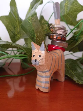 Guarda anillos gato madera