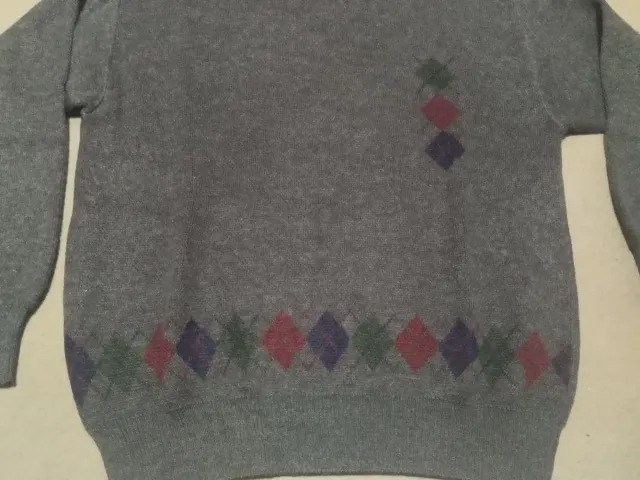 Jersey de lana gris con rombos