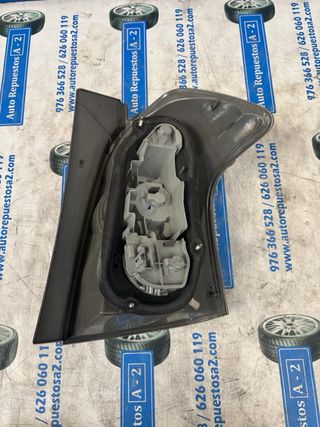 PILOTO TRASERO IZQUIERDO TOYOTA COROLLA VERSO