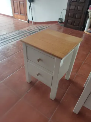 2 comodini in legno