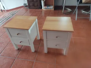 2 comodini in legno