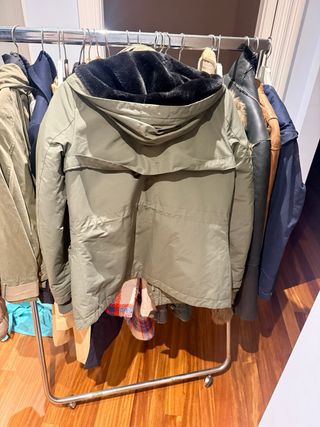 Parka verde militar forro de muton, muy calentita 