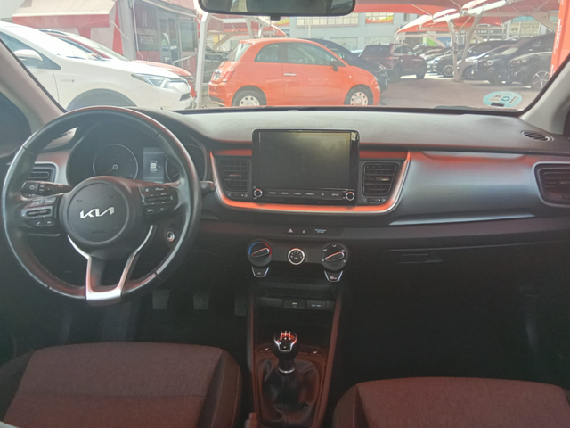 💶SIN ENTRADA 218€ 🚗Kia Stonic 1.2 84CV Drive