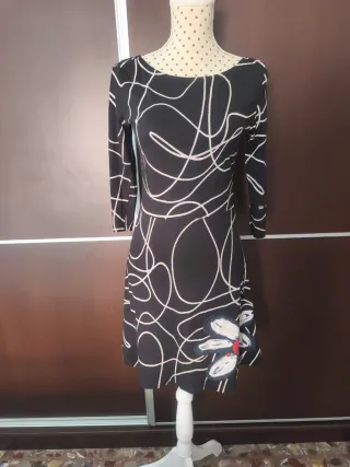 Vestido Desigual Negro con Estampado