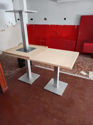 3 tavoli da bar in legno e metallo