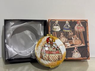 Joyero redondo con diseño de menina