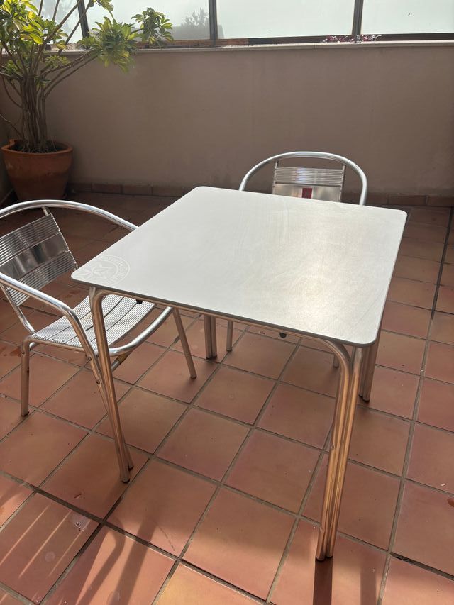 Mesa y 2 Sillas Terraza Metal