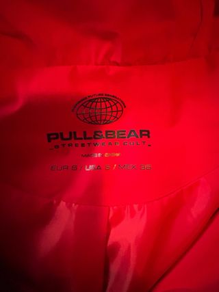 Chaqueta Pull&Bear Roja y Negra