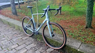 Bicicleta Gravel Cube NUROAD C:62 PRO Carbono XL