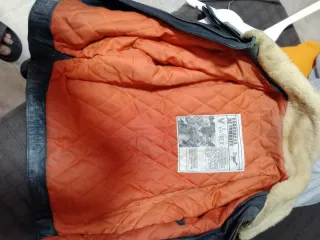 Chaqueta Avirex Auténtica Negra y cuello borrego.