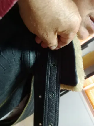 Chaqueta Avirex Auténtica Negra y cuello borrego.