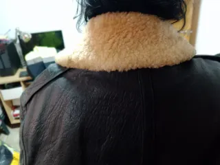 Chaqueta Avirex Auténtica Negra y cuello borrego.