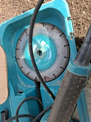 Radial Makita 2200W con maletín