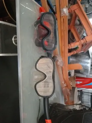 Gafas y tubo de buceo