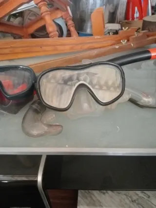 Gafas y tubo de buceo