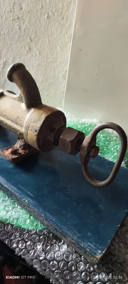 Bomba de agua manual NAUTICA de bronce SIGLO XIX