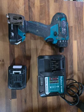 Atornillador Makita DF033D