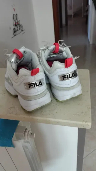 Scarpe Fila bianche e rosa