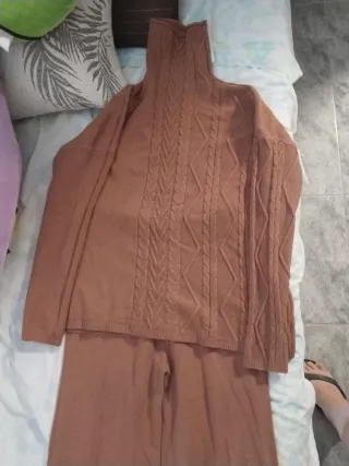 Conjunto de punto marrón