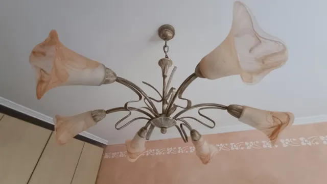 Lámpara de araña de cristal y metal