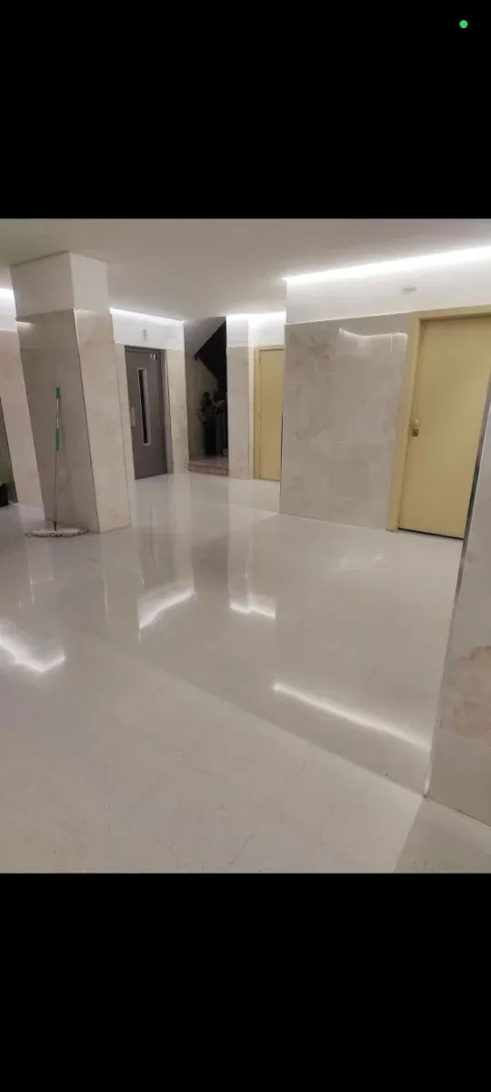 Entresuelo amplio en Poble Nou