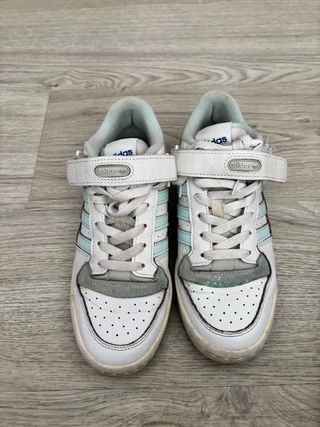 Adidas Forum Low azules y blancas