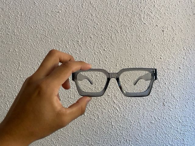 Lentes Grises Modernos