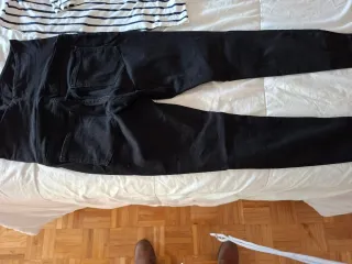 Conjunto premamá: Camiseta rayas y pantalón negro