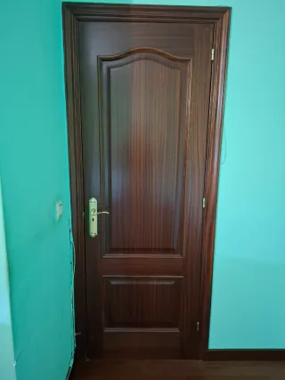 Puerta de madera oscura medidas 70cm x 2metros han