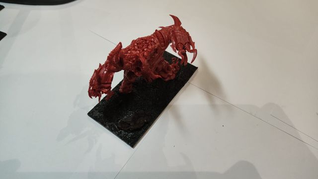 Warhammer: Monstruo Caos Khorne sin pintar