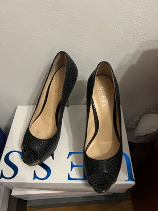 Scarpe décolleté Guess nere pitonate