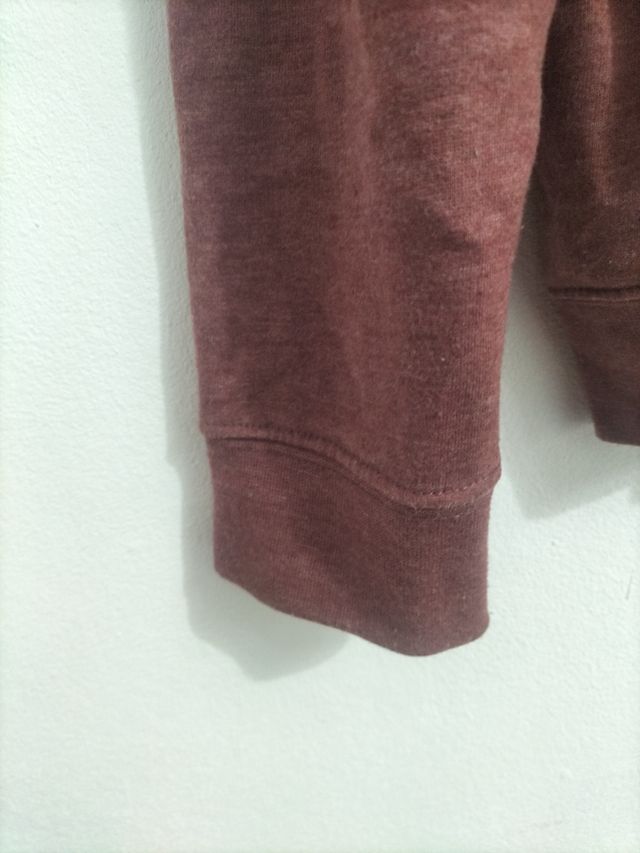 Sudadera con capucha y cordones