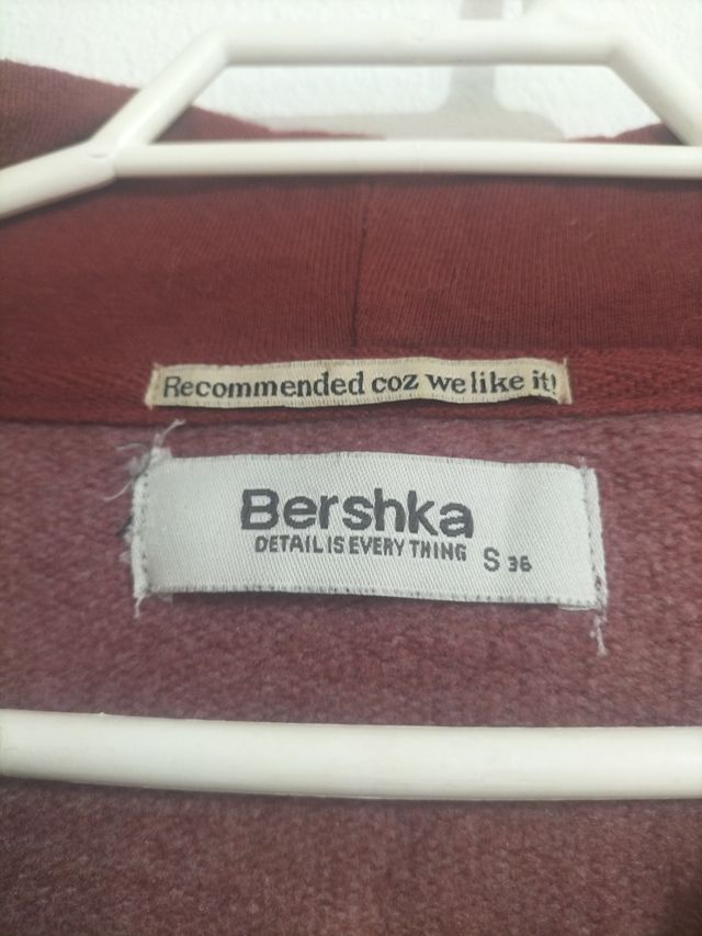 Sudadera con capucha y cordones