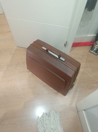 Máquina de coser Alfa antigua