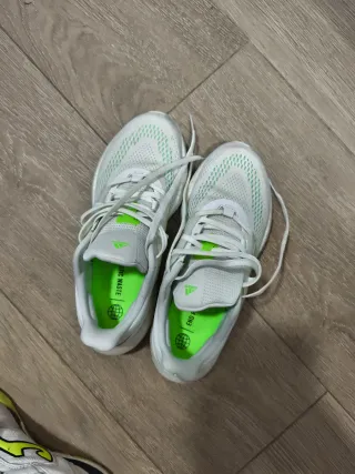 Zapatillas Adidas Running Hombre Blancas y Verdes