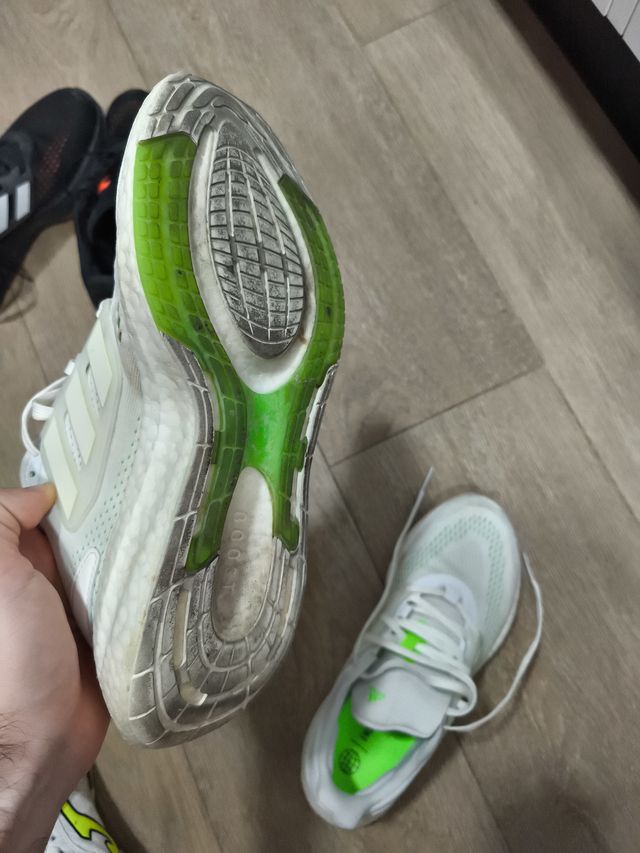 Zapatillas Adidas Running Hombre Blancas y Verdes