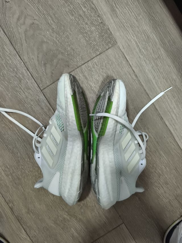 Zapatillas Adidas Running Hombre Blancas y Verdes