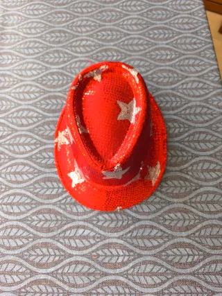 Cappelli con paillettes (oro, rosso, leopardato)