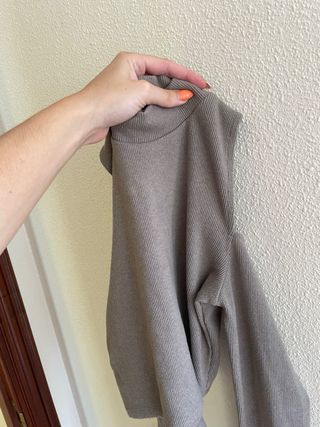 Jersey Pull&Bear cuello alto gris talla M