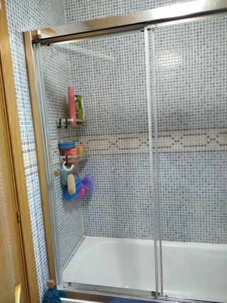 Mampara de bañera cristal y metal