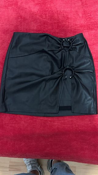 Falda de cuero sintético negra Talla S