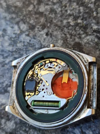 Reloj Citizen Crystoron Cuarzo Plata